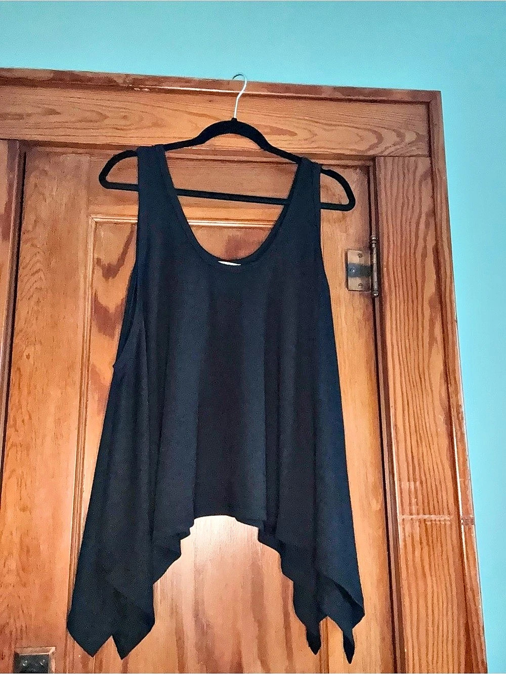 Zenana Black Asymmetrical Tank Top Size Large Like New